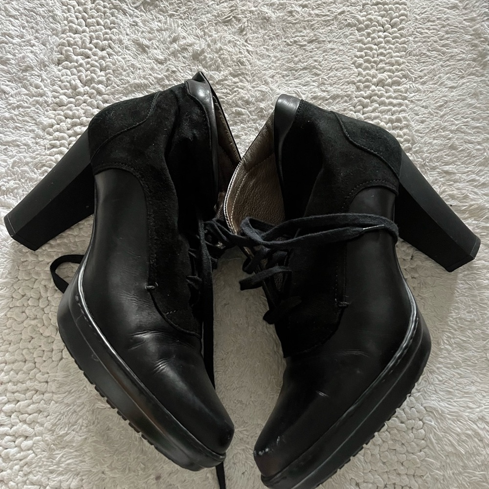 Italian made, high heel leather booties. Suede and smooth leather, lace up.